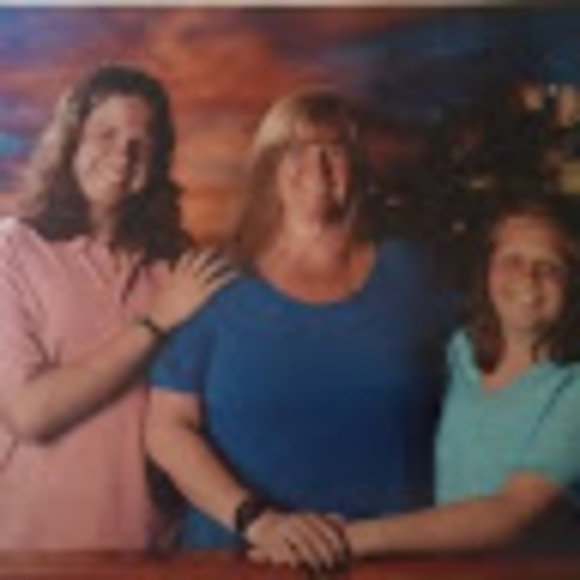 Meet your Posher, Michelle - Picture 1 of 1